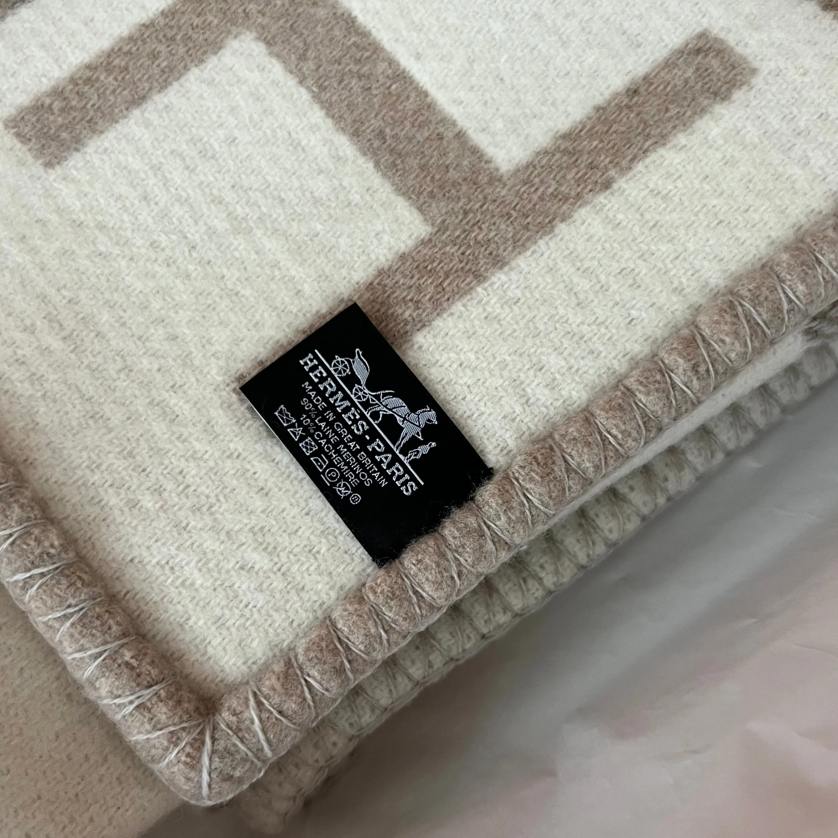 Hermes Avalon Vibration throw blanket