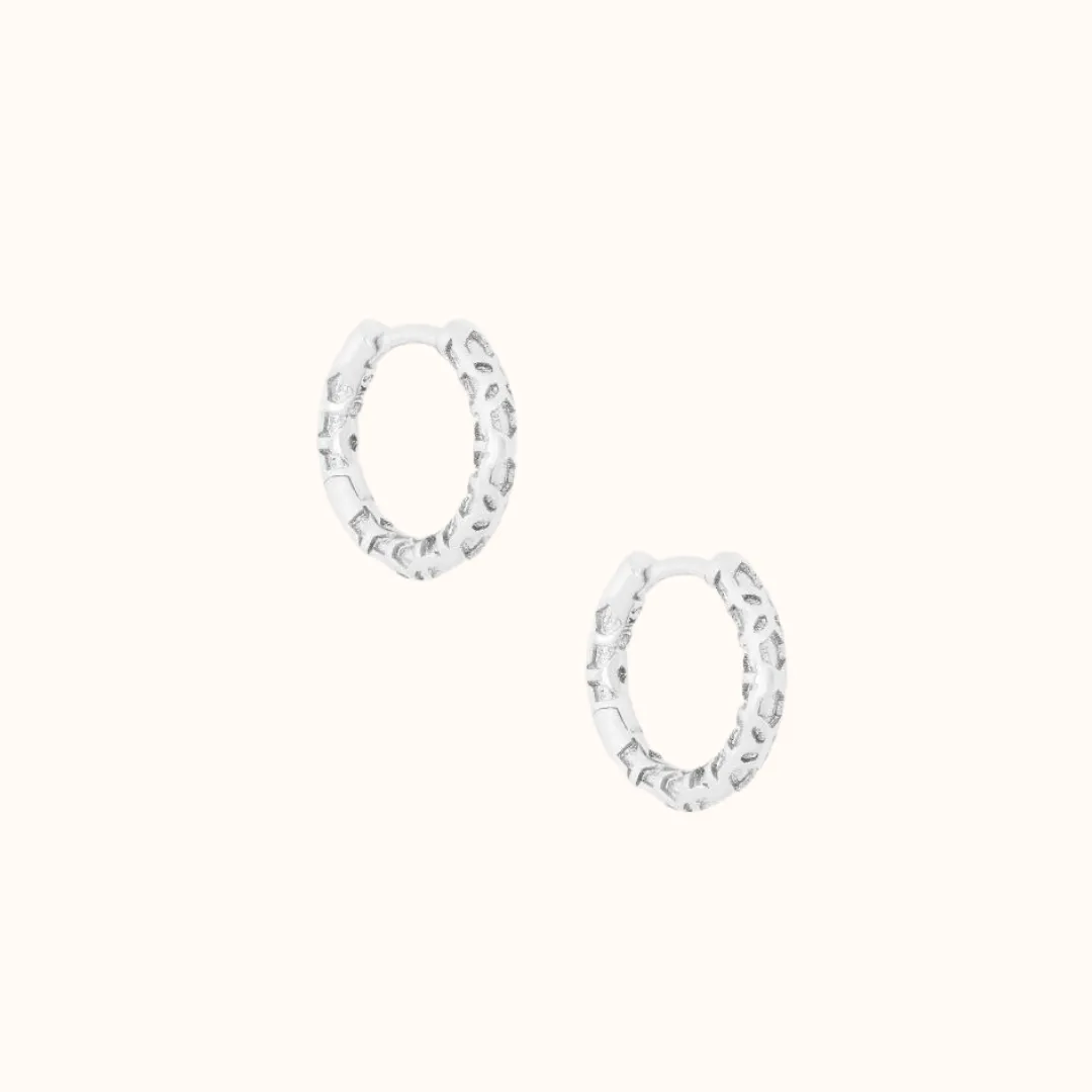 Kendra Scott Maggie Huggie Earrings