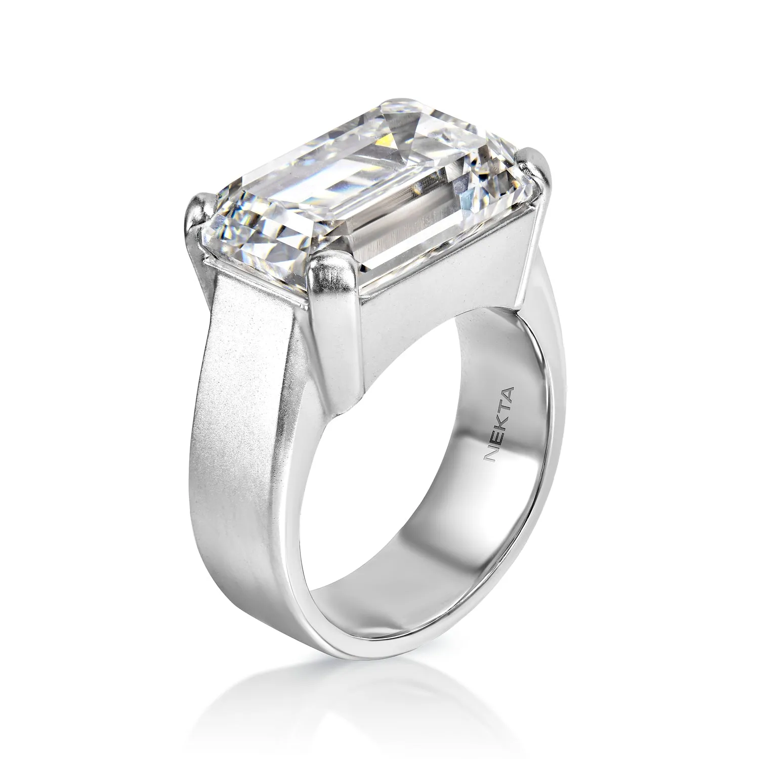 Layna 20 Carat G VS2 Emerald Cut Lab-Grown Diamond Solitaire Engagement Ring in Platinum