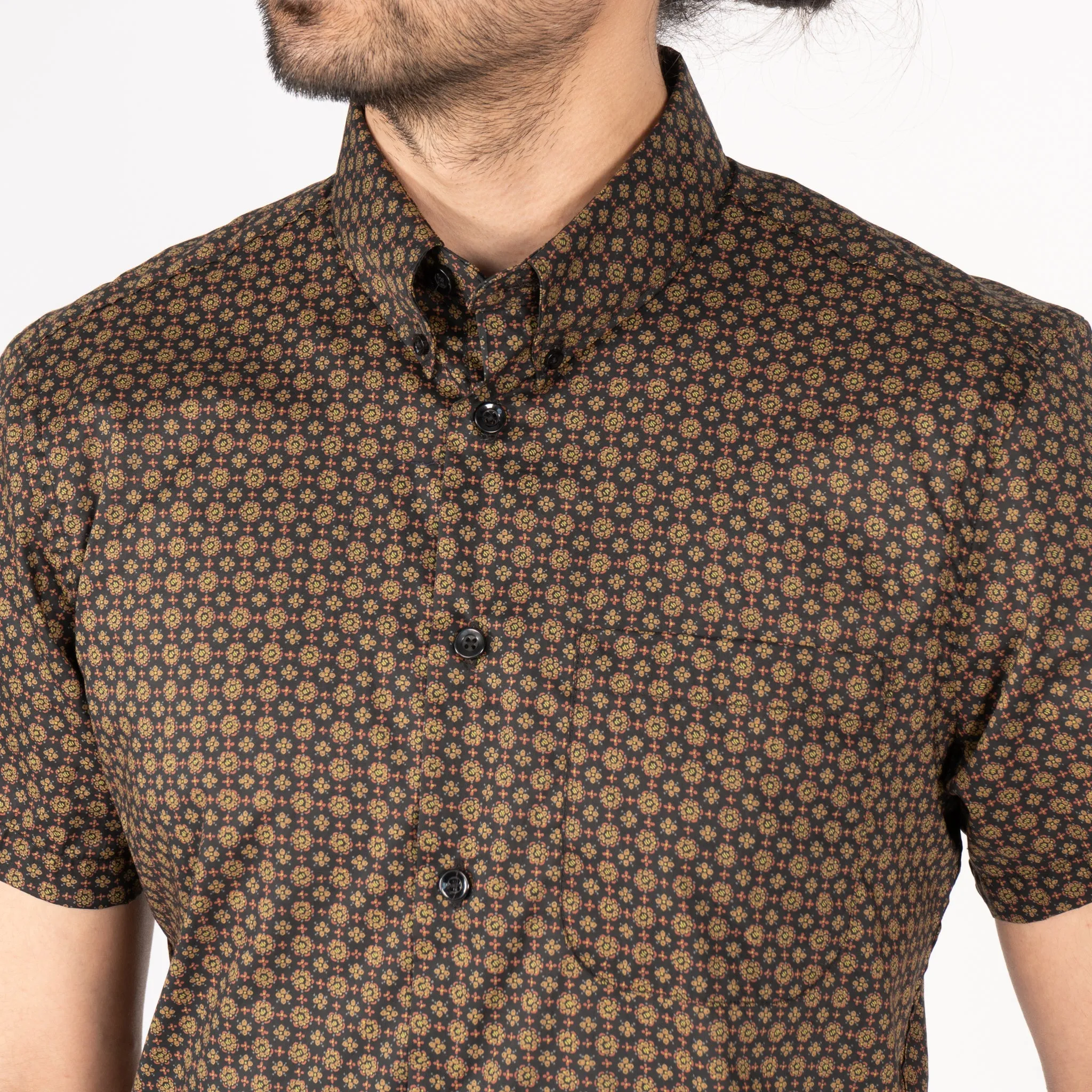 Short Sleeve Easy Shirt - Medallions Print - Black